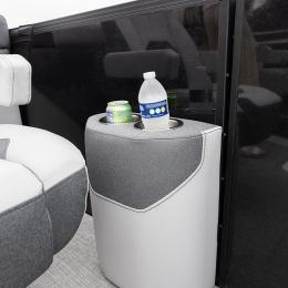 Stylish cup holder tower beside the First Mate’s seat keeps every refreshment within easy reach — a perfect blend of function and design on the Alera Model M 23Q.
